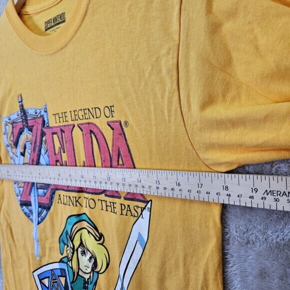 Super Nintendo The Legend Of Zelda A Link To The Past Shirt Men's Size S Yellow - Picture 3 of 10